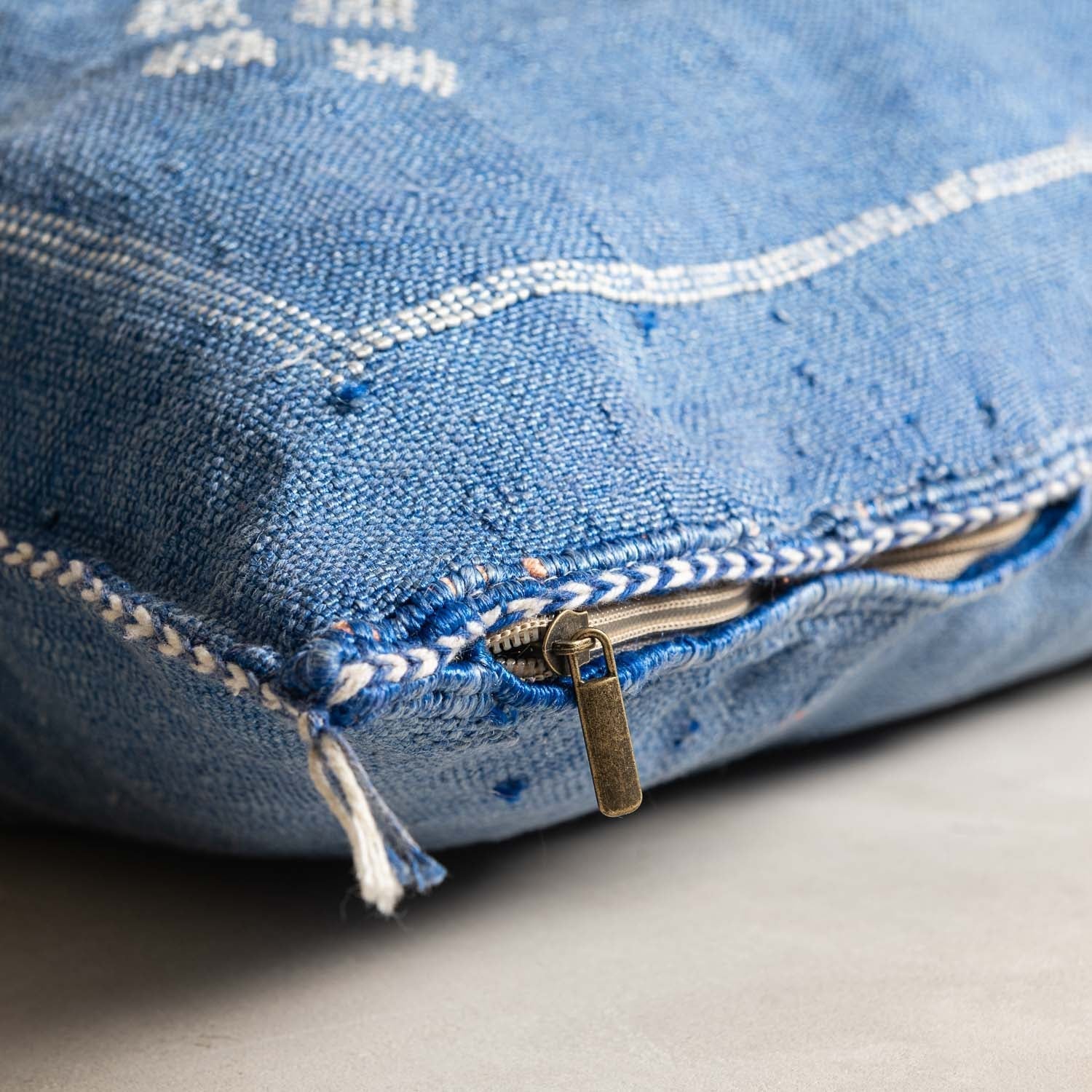 Blue Cactus silk pillow cover - Benisouk