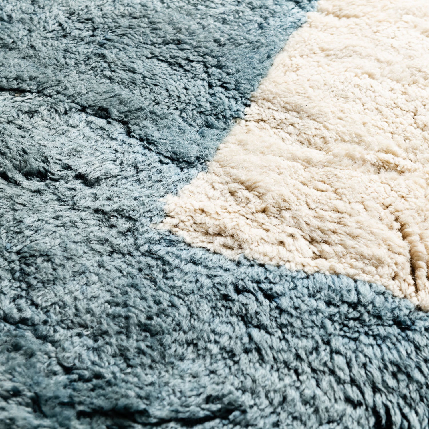 Grande Arche - Luxury Shag Moroccan Rug - Benisouk