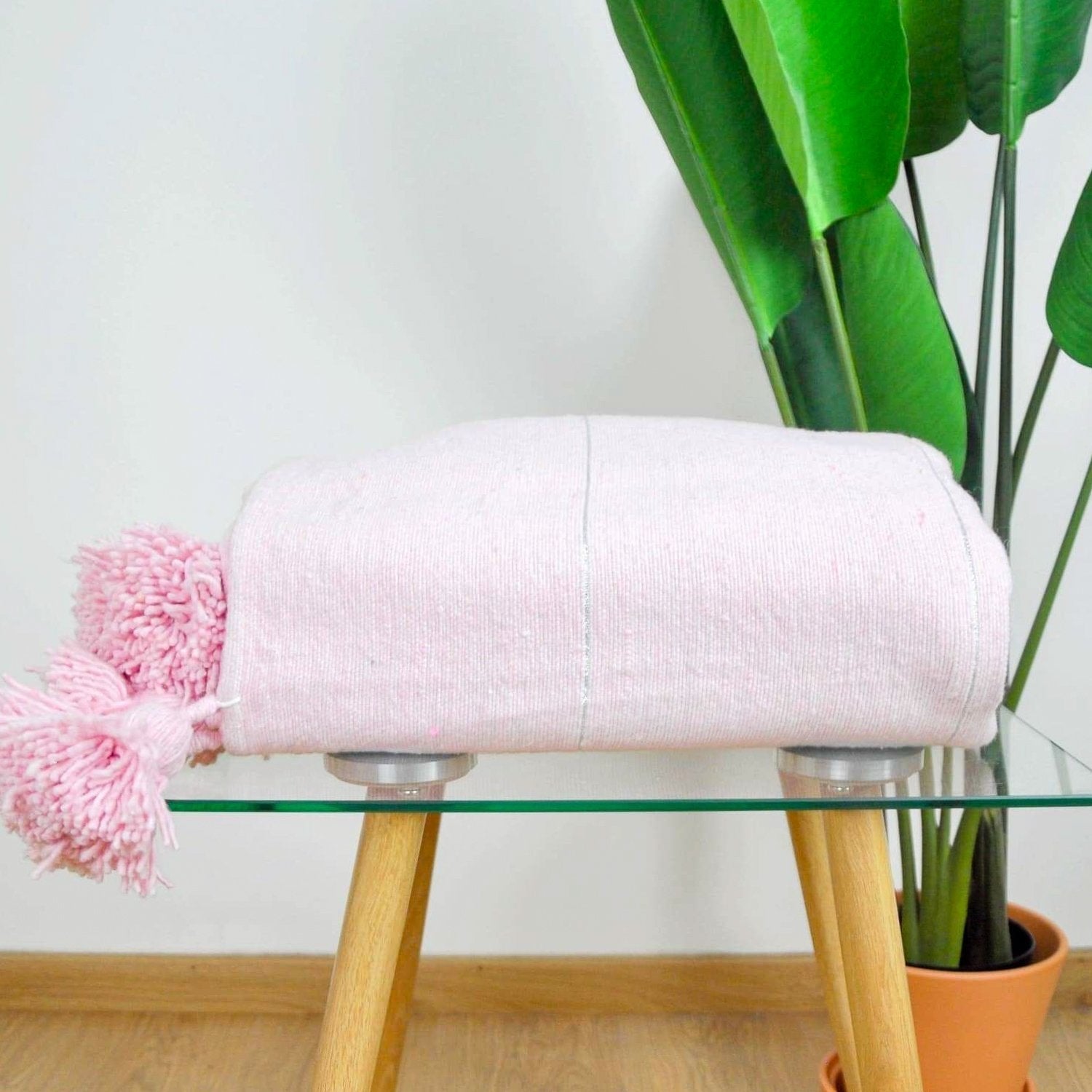 Moroccan Pom Pom Blanket - Pink - Benisouk