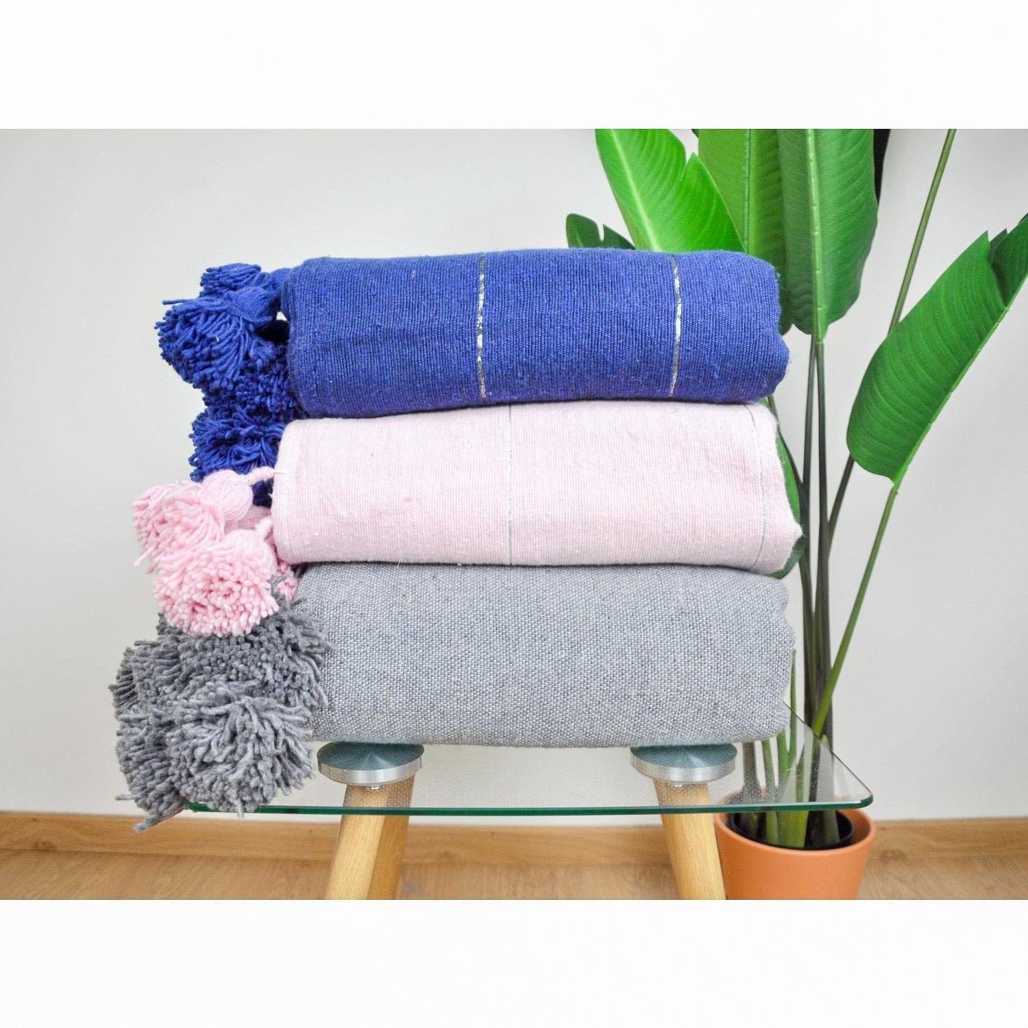 Moroccan Pom Pom Blanket - Pink - Benisouk