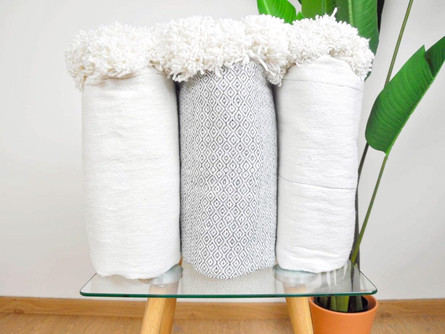 Moroccan Pom Pom Blanket - White - Benisouk