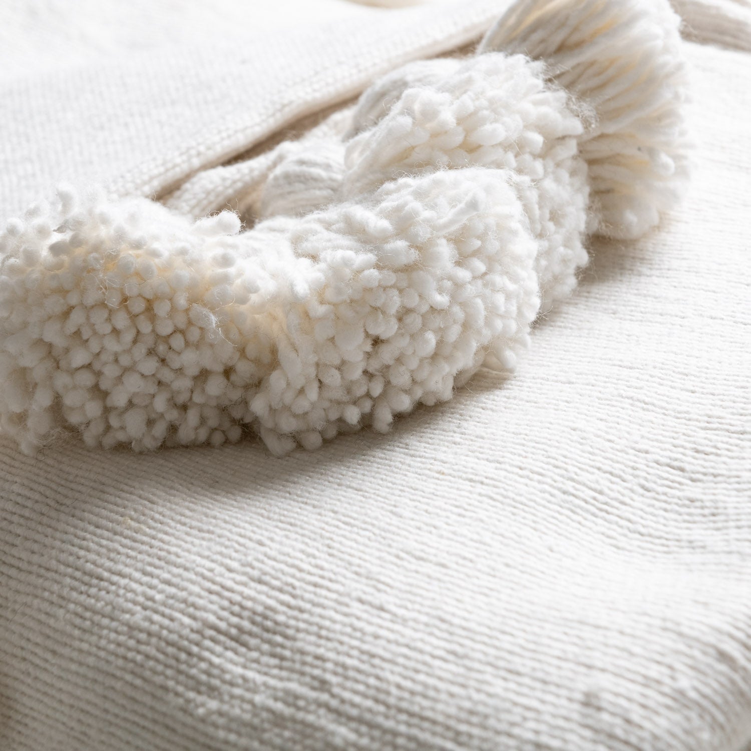 Moroccan Pom Pom Blanket - White - Benisouk
