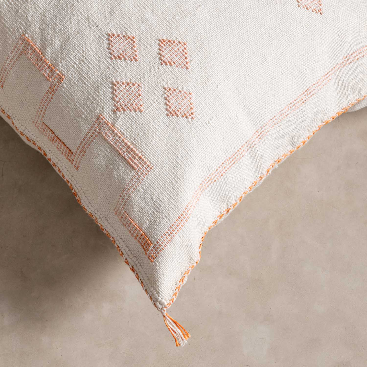 White Cactus silk pillow cover - Benisouk