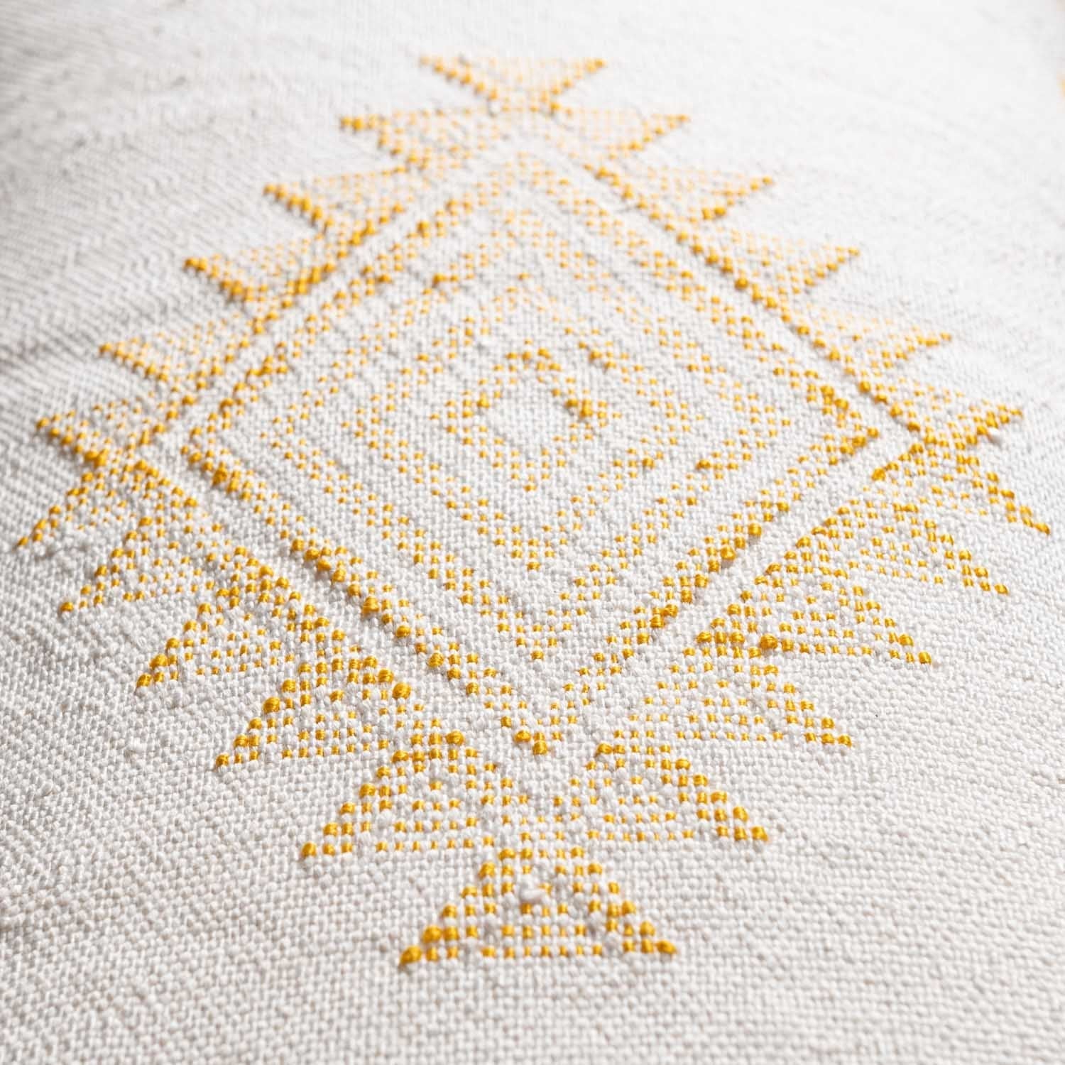 White Cactus silk pillow cover - Benisouk