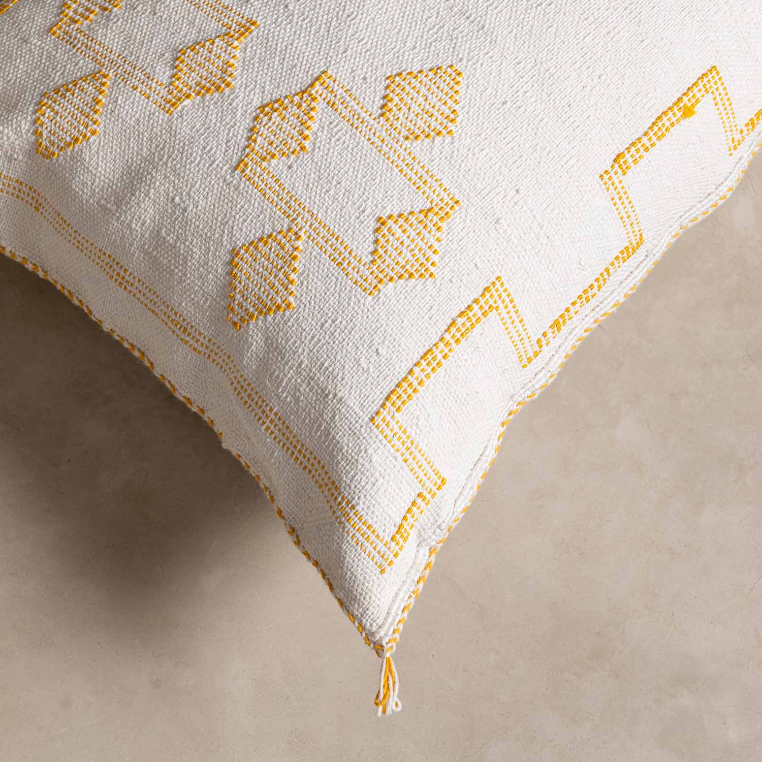 White Cactus silk pillow cover - Benisouk