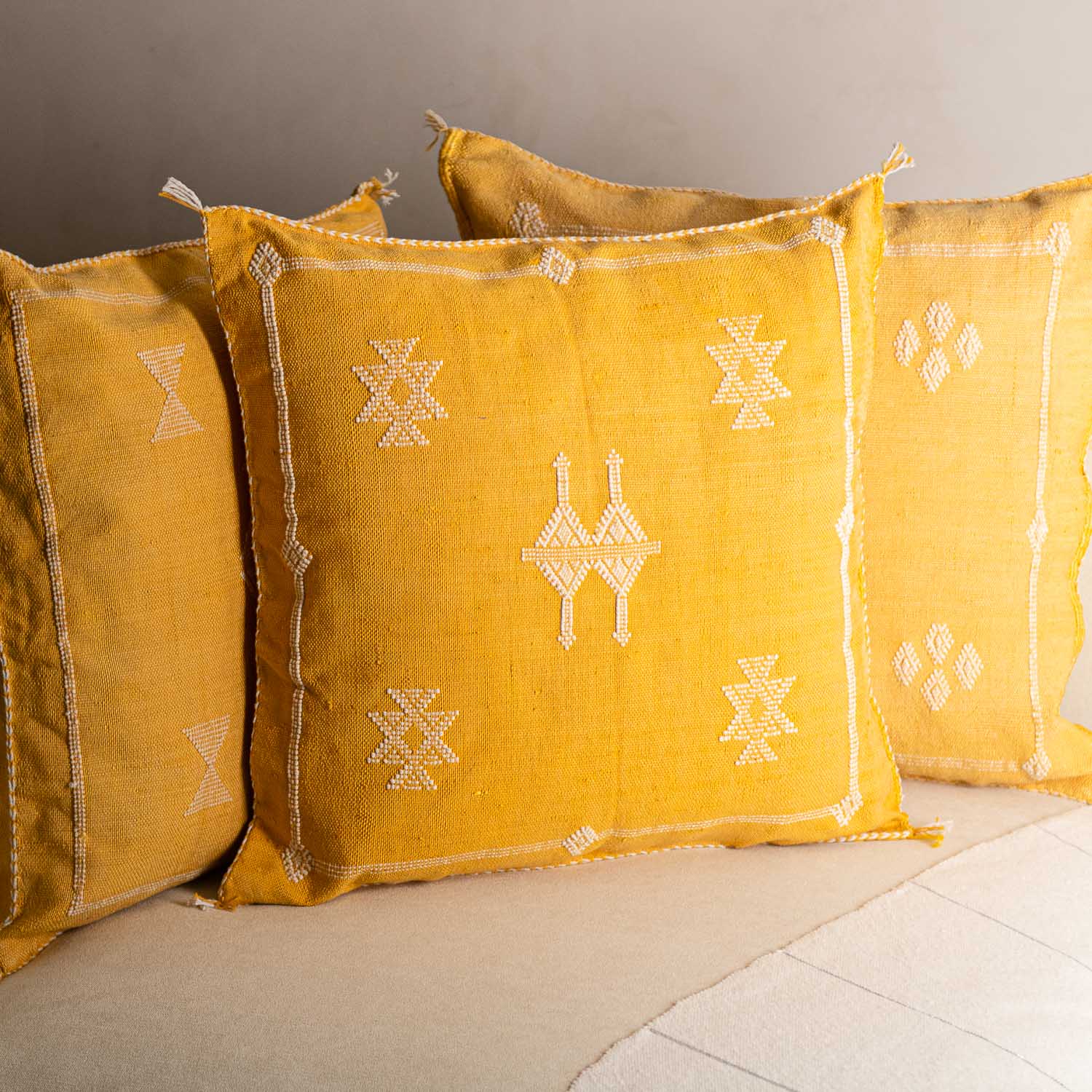 Yellow Cactus silk pillow cover - Benisouk