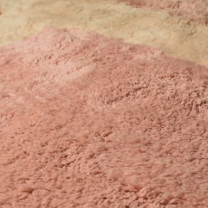 Joyful Horizon  Luxuriöser marokkanischer Hochflor-Teppich