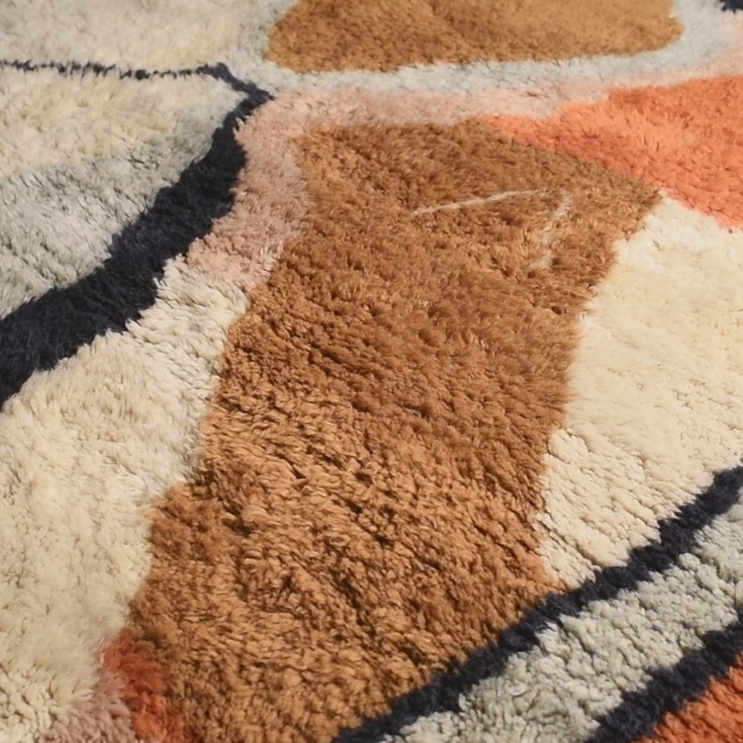 Ink Flowing – Luxuriöser marokkanischer Hochflor-Teppich