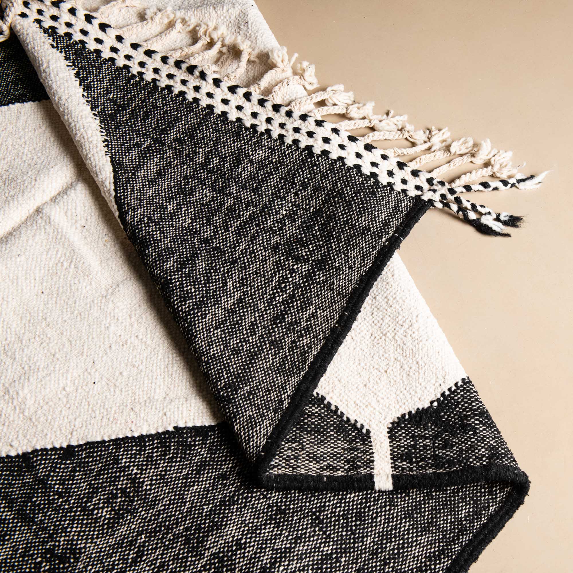 Alya – Flachgewebter marokkanischer Teppich – Benisouk