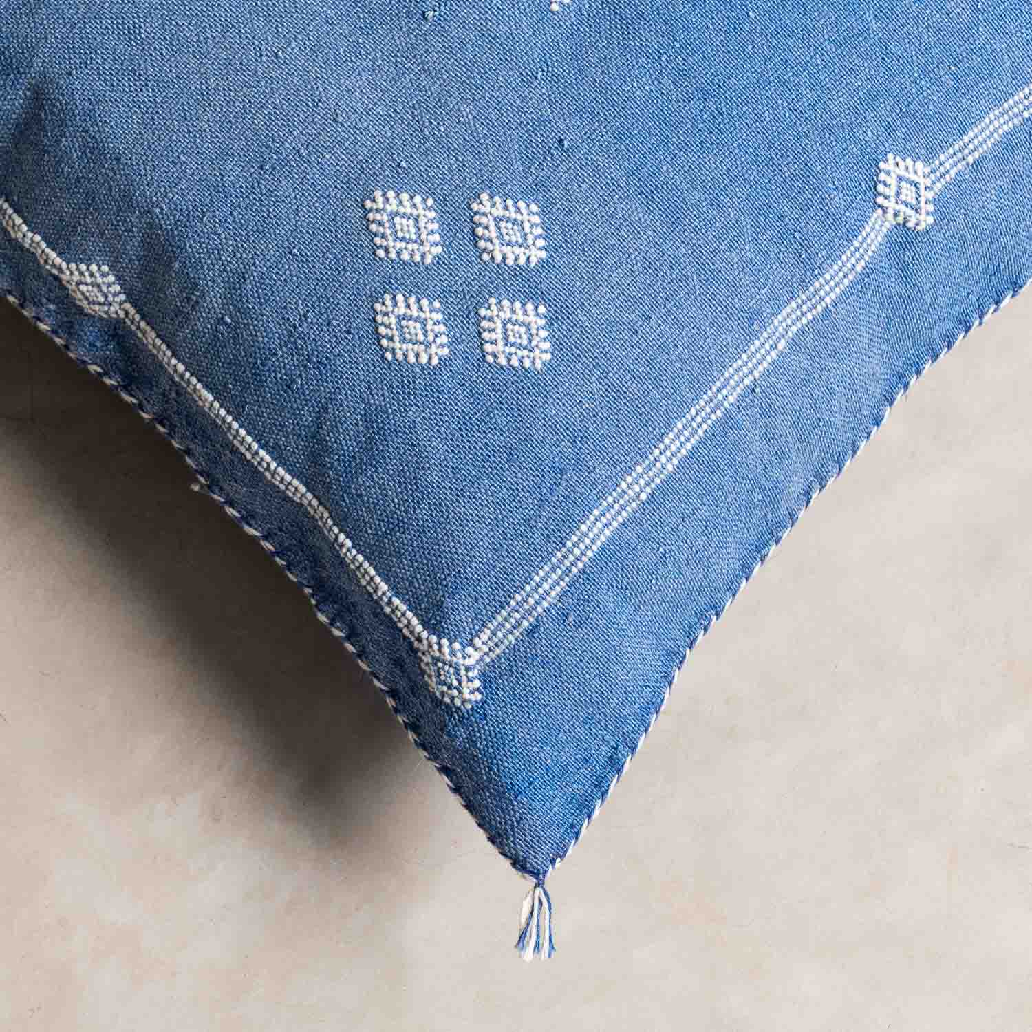 Kissenbezug aus blauer Kaktusseide – Benisouk