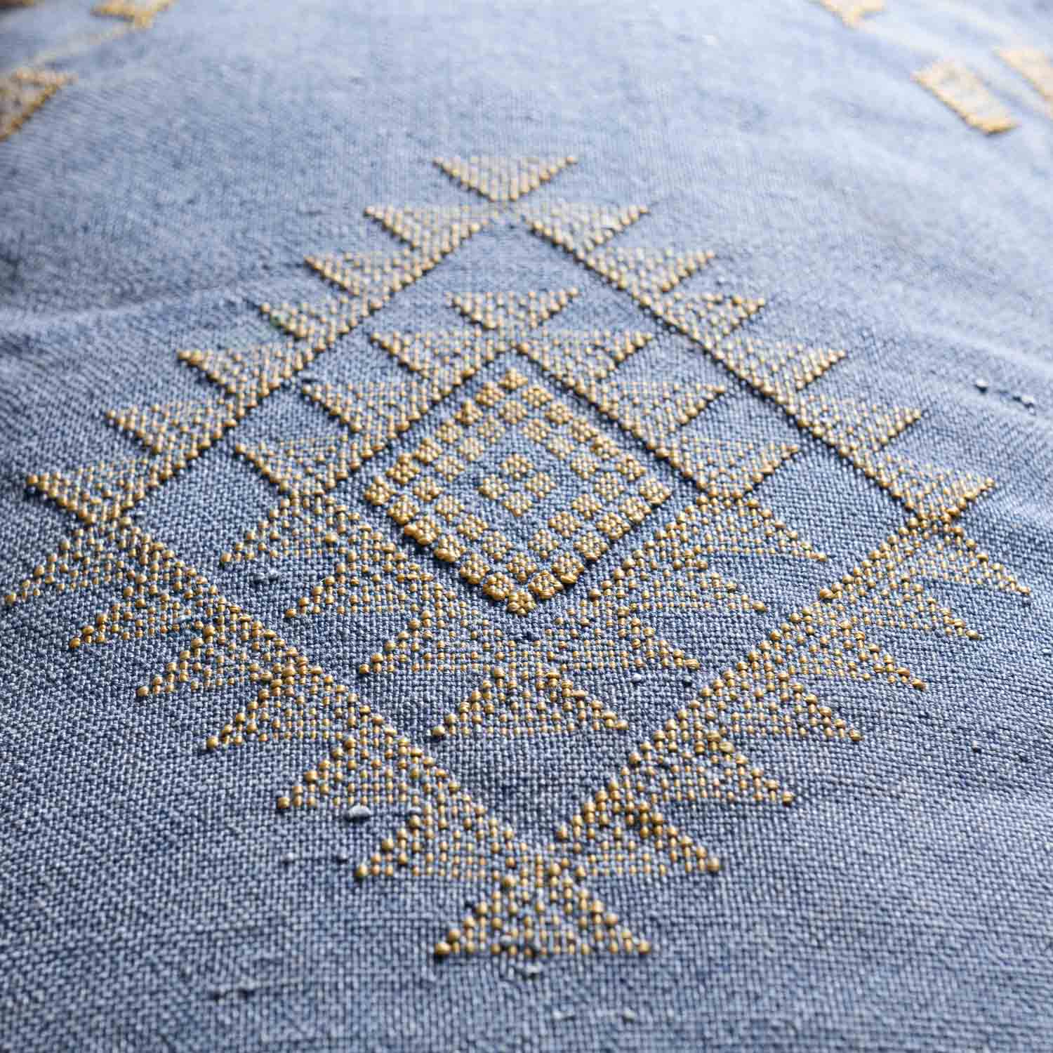 Kissenbezug aus blauer Kaktusseide – Benisouk