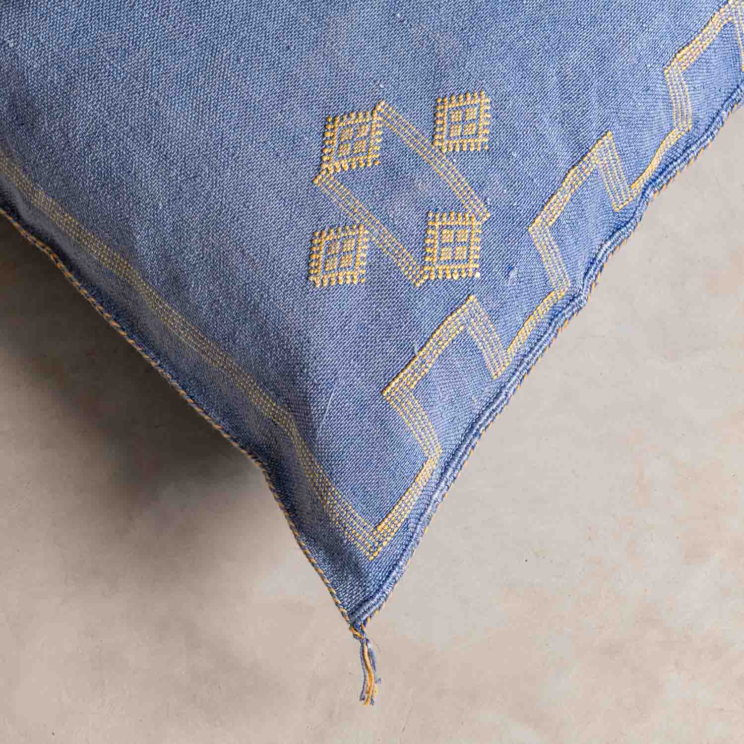 Kissenbezug aus blauer Kaktusseide – Benisouk